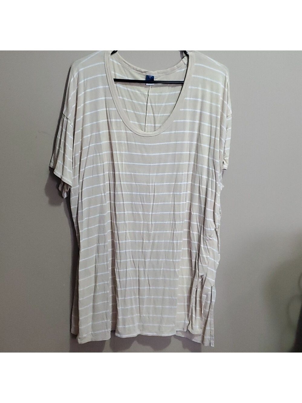 Old navy tshirt size xl